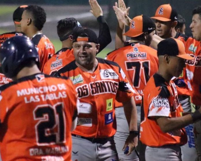 Equipo de Los Santos pasa a la final del Campeonato de Béisbol Mayor
